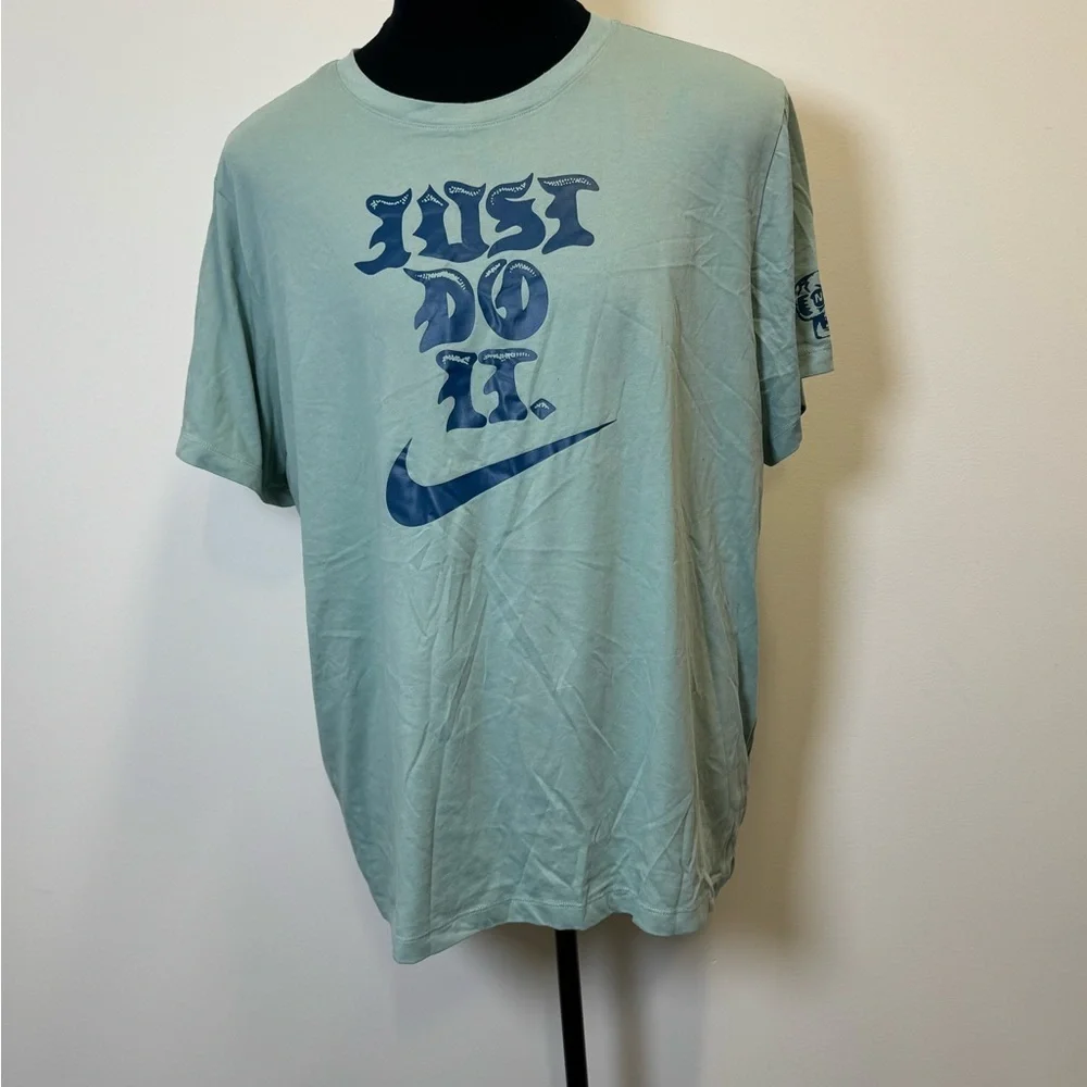 Nike Just Do It Bandana Graphic Skull Tee Sage Green Men’s T-Shirt
